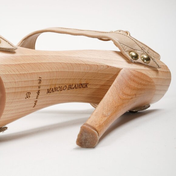 Manolo Blahnik Beige T-Strap Wood Studded Accents Sandal Heels - Picture 5 of 10